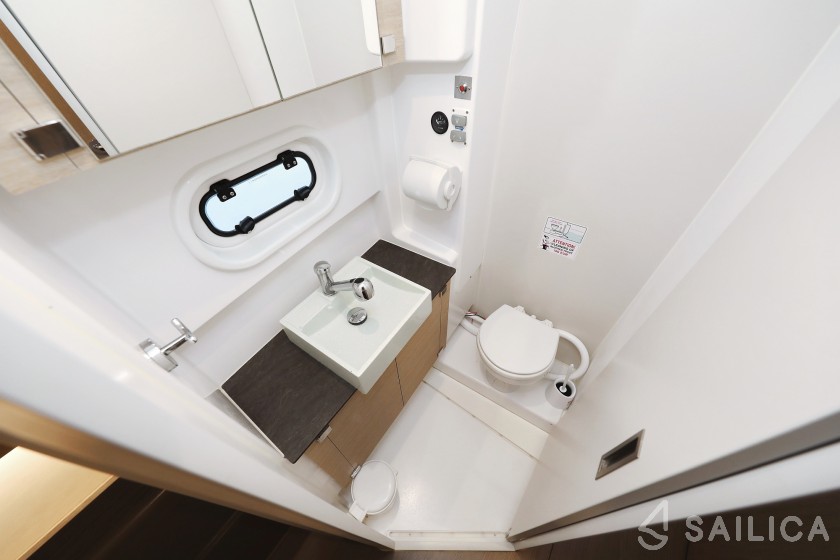 Bali 4.3 - Yacht Charter Sailica