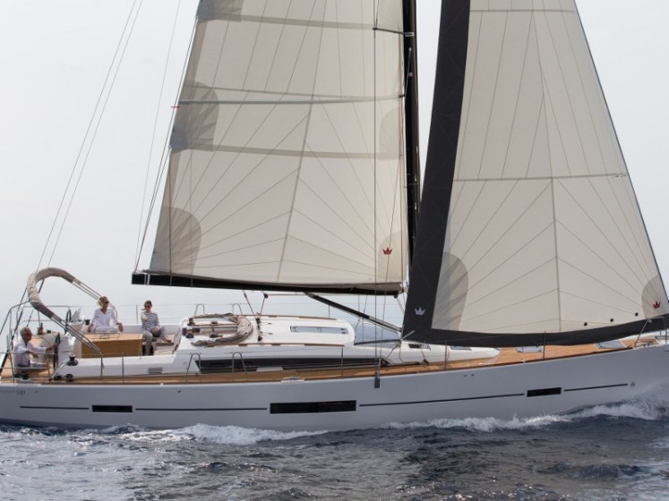 Dufour 520 GL - Yacht Charter Sailica