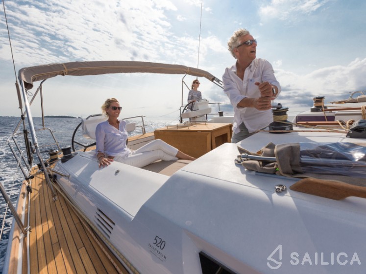 Dufour 520 GL - Yacht Charter Sailica