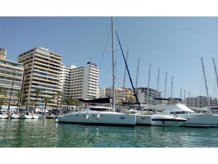 Bahia 46 - Yacht Charter Sailica