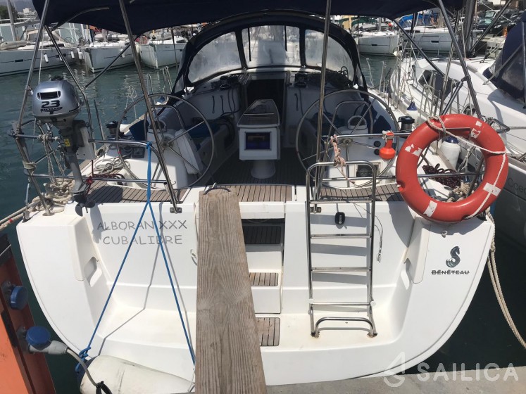 Oceanis 43 - Yacht Charter Sailica