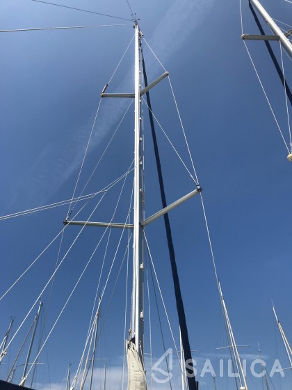 Oceanis 43 - Yacht Charter Sailica