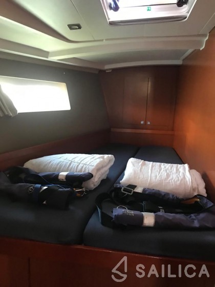 Oceanis 45 - Yacht Charter Sailica