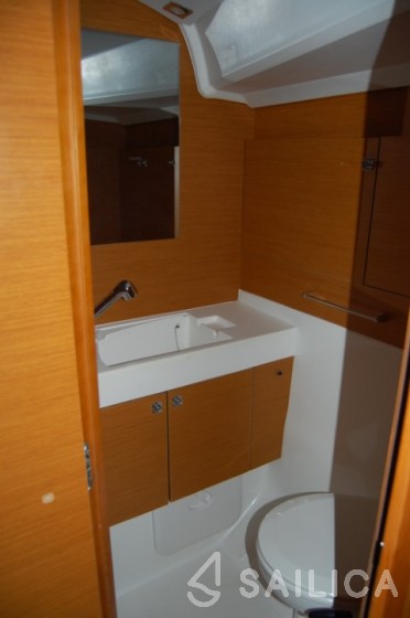 Sun Odyssey 519 - Yacht Charter Sailica
