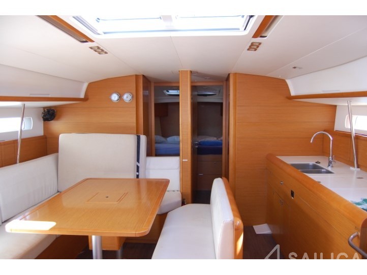 Sun Odyssey 519 - Yacht Charter Sailica