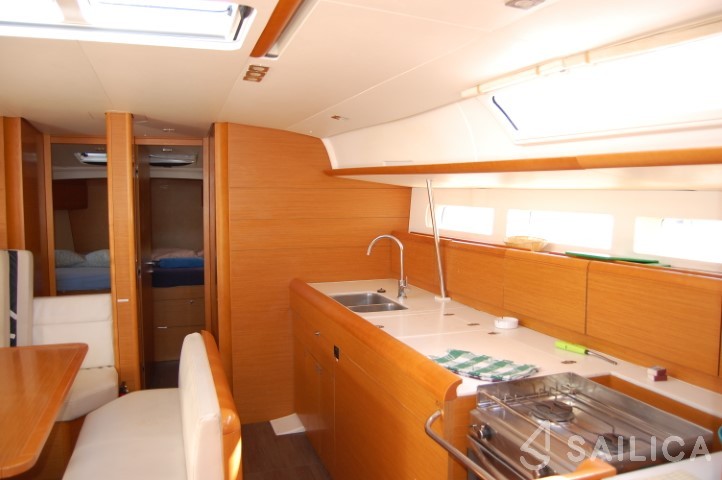 Sun Odyssey 519 - Yacht Charter Sailica