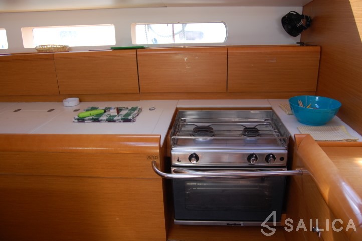 Sun Odyssey 519 - Yacht Charter Sailica