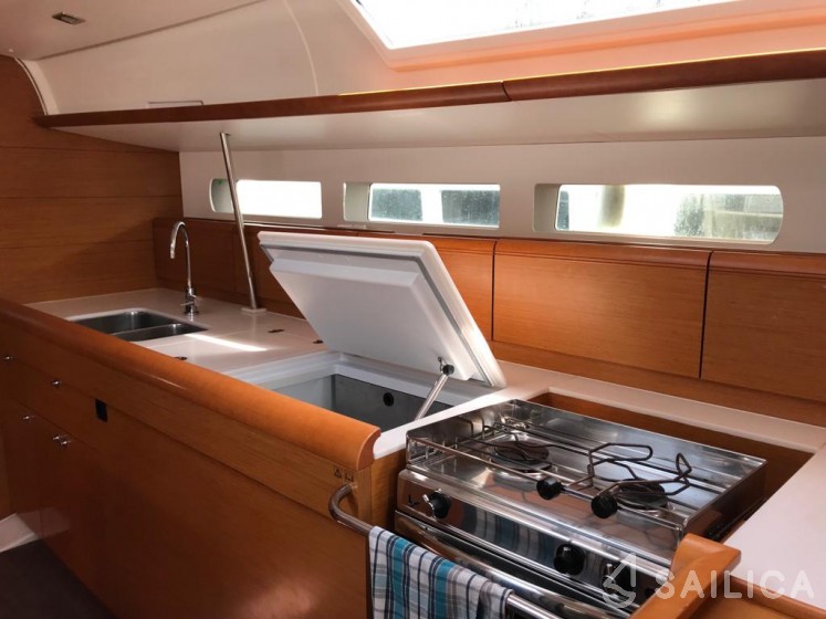 Sun Odyssey 519 - Yacht Charter Sailica