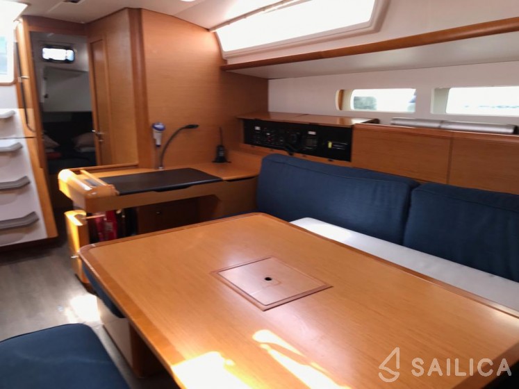 Sun Odyssey 519 - Yacht Charter Sailica