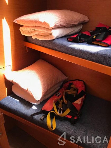 Sun Odyssey 519 - Yacht Charter Sailica