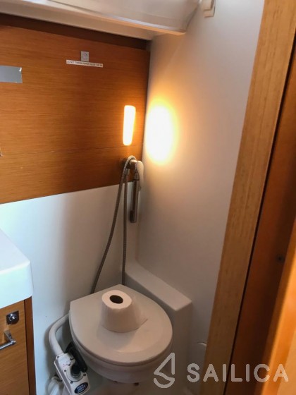 Sun Odyssey 519 - Yacht Charter Sailica