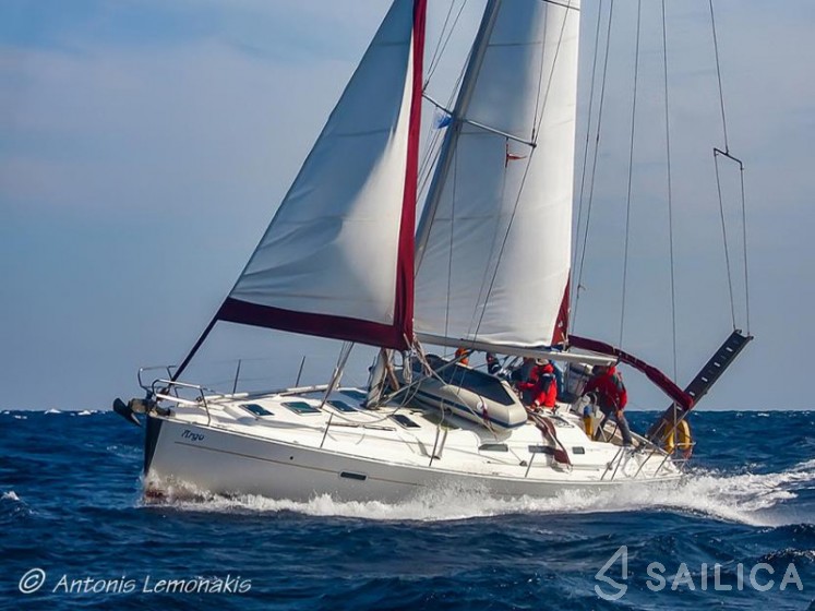 Oceanis 393 - Yacht Charter Sailica