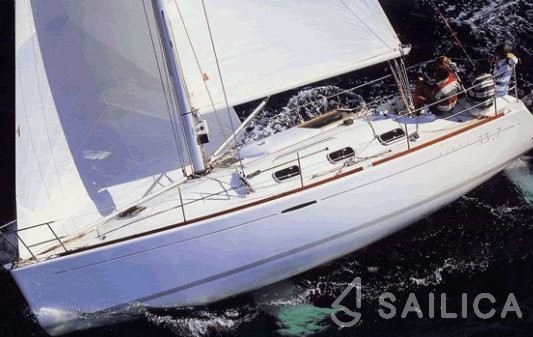 Oceanis 393 - Yacht Charter Sailica