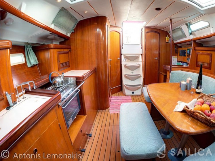 Oceanis 393 - Yacht Charter Sailica