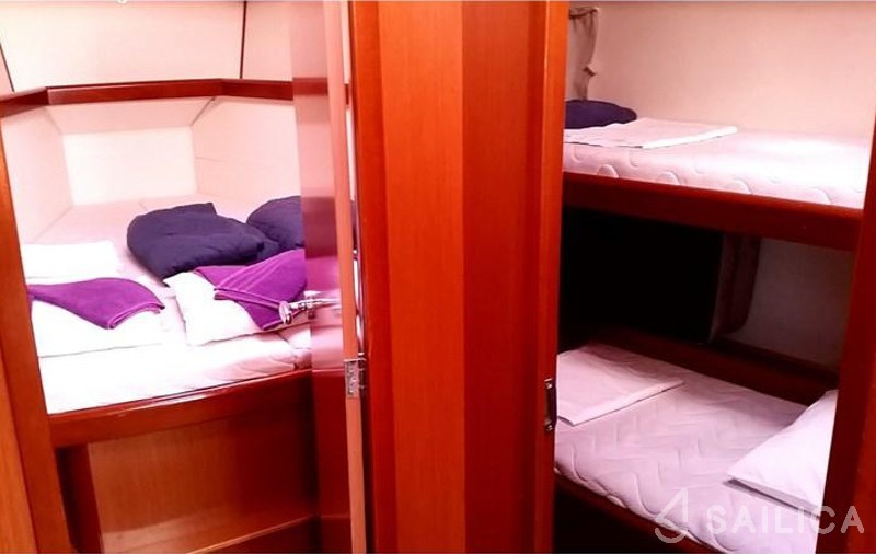 Oceanis 46 - Yacht Charter Sailica