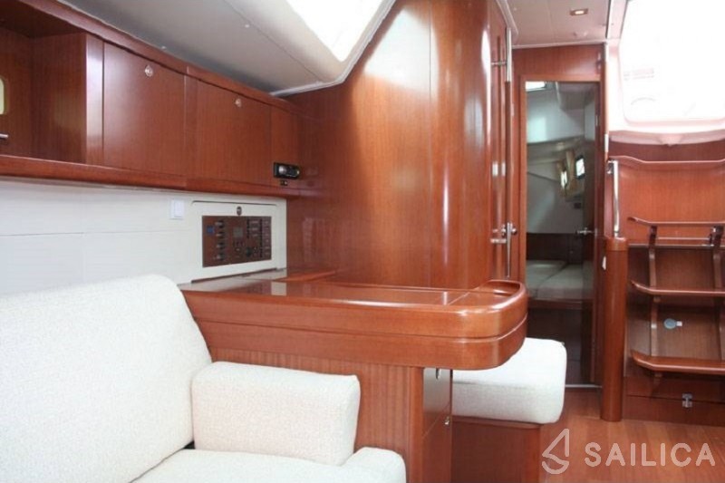 Oceanis 46 - Yacht Charter Sailica