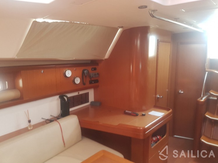 Oceanis 46 - Yacht Charter Sailica
