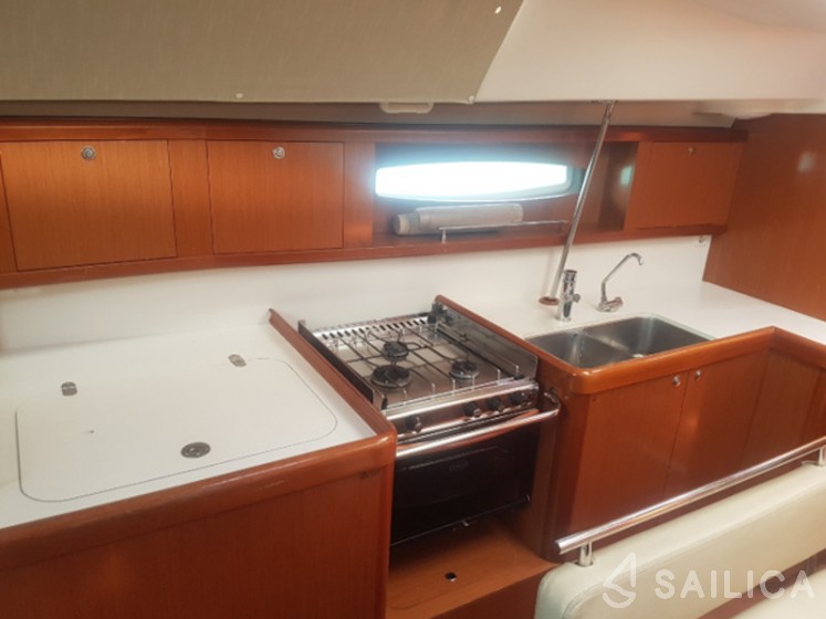 Oceanis 46 - Yacht Charter Sailica