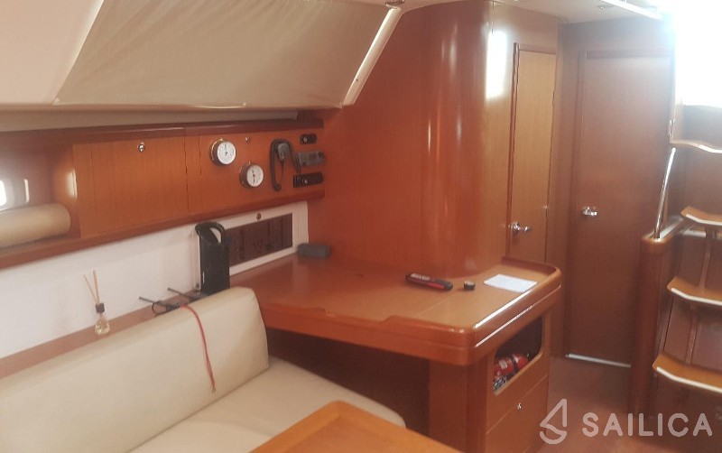 Oceanis 46 - Yacht Charter Sailica