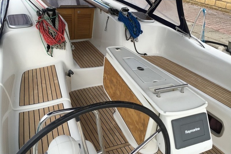 Oceanis 46 - Yacht Charter Sailica