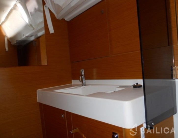 Sun Odyssey 509 - Yacht Charter Sailica