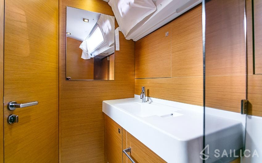Sun Odyssey 509 - Yacht Charter Sailica
