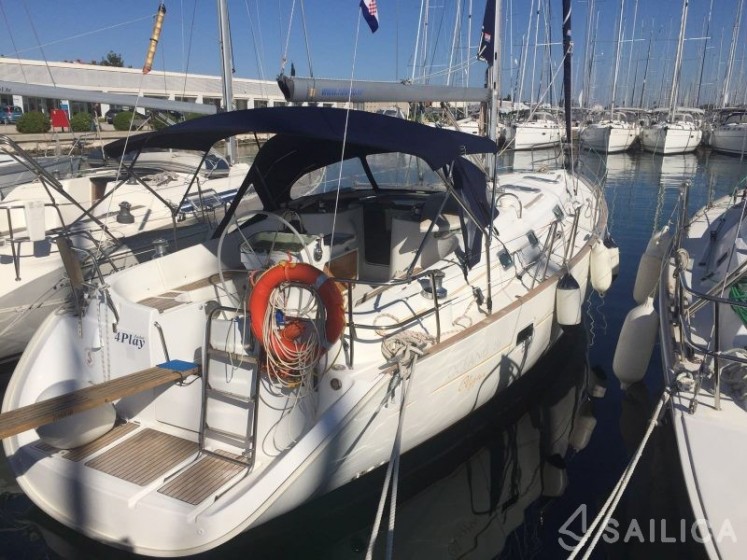 Oceanis 41.1 - Yacht Charter Sailica