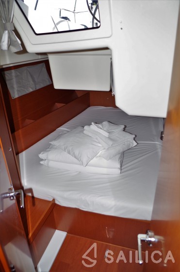 Oceanis 41.1 - Yacht Charter Sailica