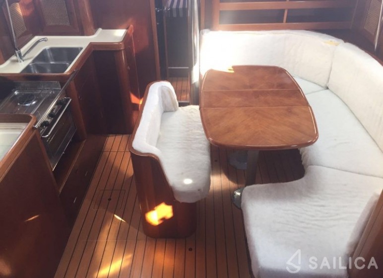 Oceanis 41.1 - Yacht Charter Sailica