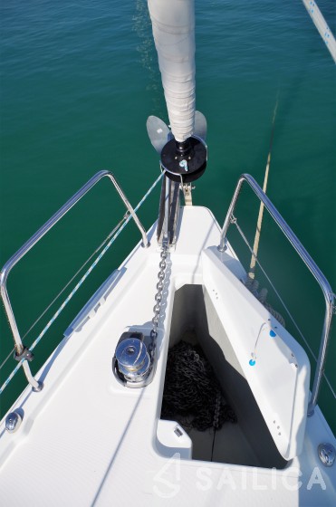Oceanis 41.1 - Yacht Charter Sailica