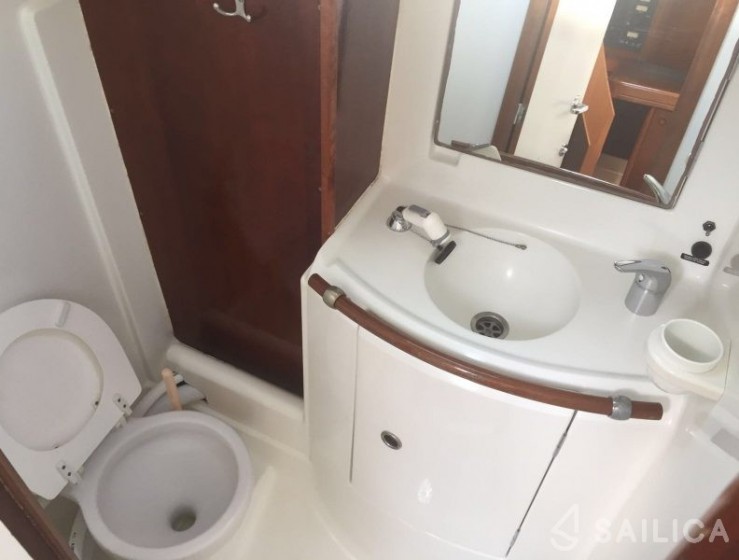 Oceanis 41.1 - Yacht Charter Sailica