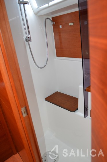 Dufour 412 Grand large - Yacht Charter Sailica