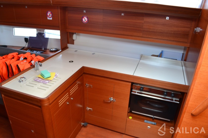 Dufour 412 Grand large - Yacht Charter Sailica