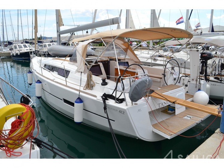 Dufour 412 Grand large - Yacht Charter Sailica