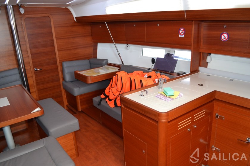 Dufour 412 Grand large - Yacht Charter Sailica