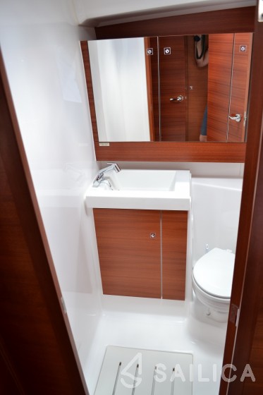 Dufour 412 Grand large - Yacht Charter Sailica