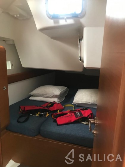 Sun Odyssey 519 - Yacht Charter Sailica