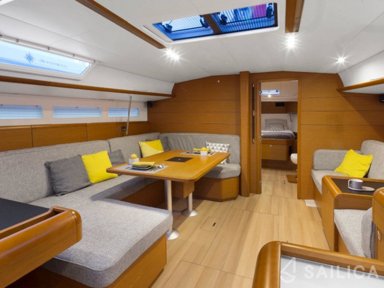 Sun Odyssey 519 - Yacht Charter Sailica