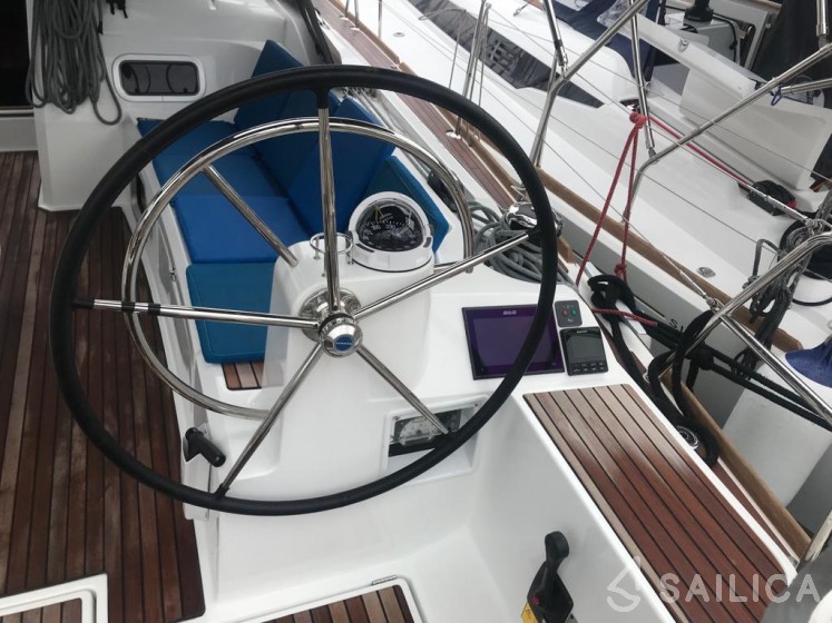 Sun Odyssey 519 - Yacht Charter Sailica