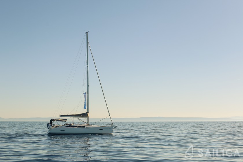 Sun Odyssey 419 - Yacht Charter Sailica