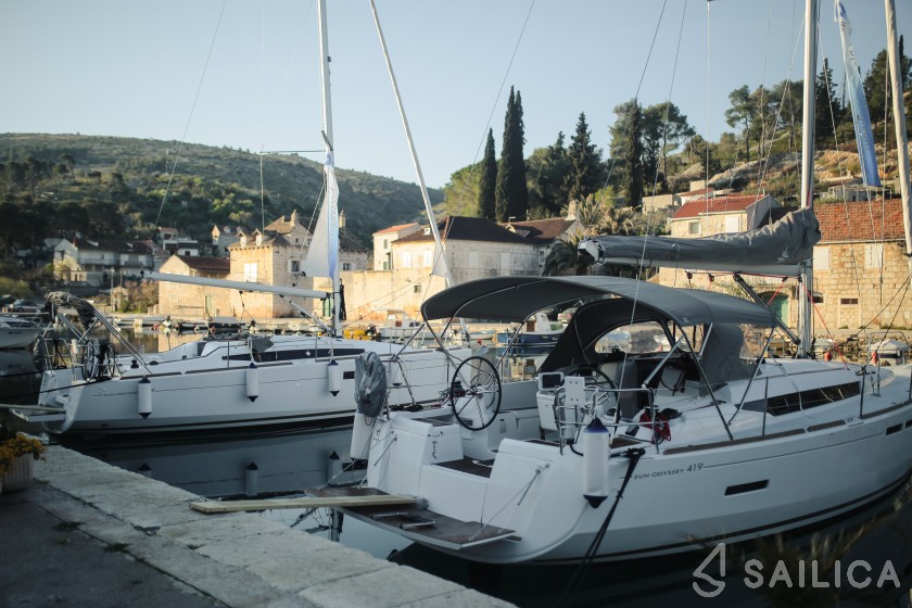 Sun Odyssey 419 - Yacht Charter Sailica