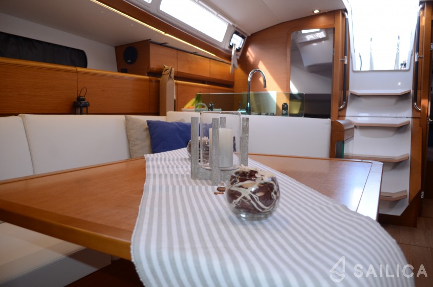 Sun Odyssey 419 - Yacht Charter Sailica