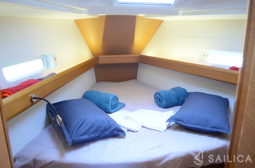 Sun Odyssey 419 - Yacht Charter Sailica