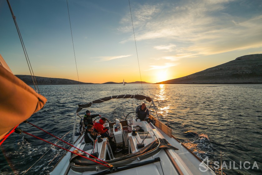 Sun Odyssey 419 - Yacht Charter Sailica