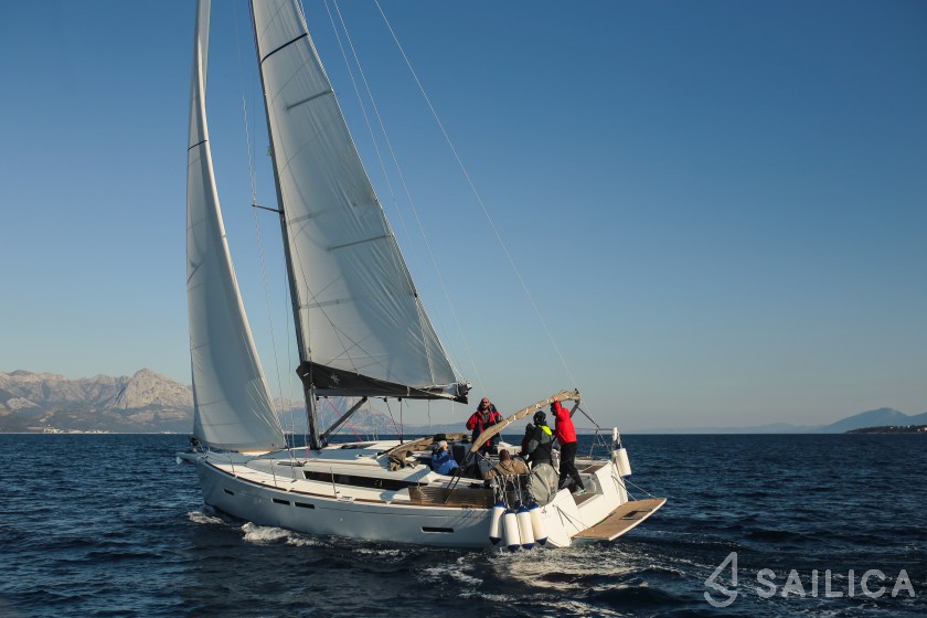 Sun Odyssey 419 - Yacht Charter Sailica