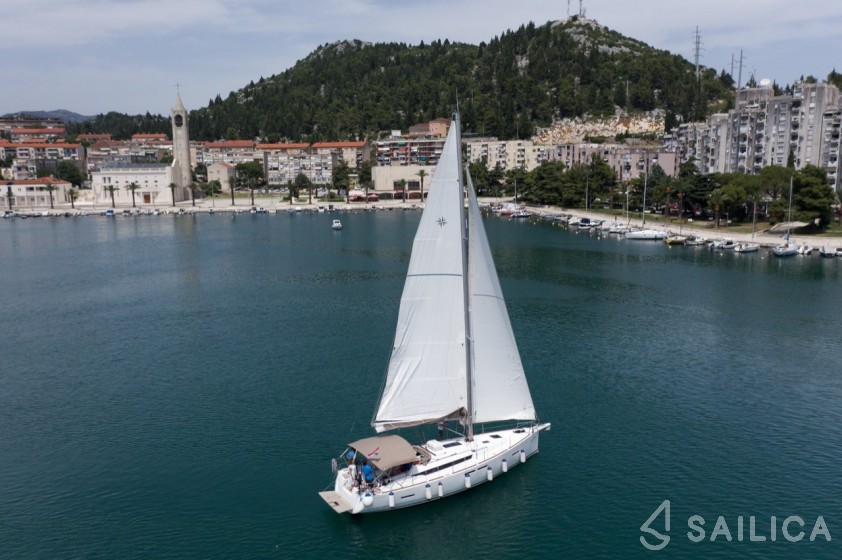 Sun Odyssey 419 - Yacht Charter Sailica