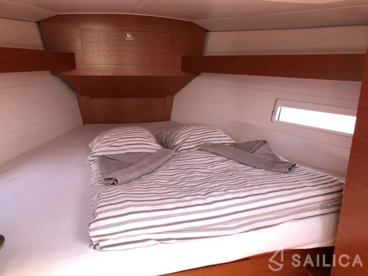 Dufour 382 GL - Yacht Charter Sailica