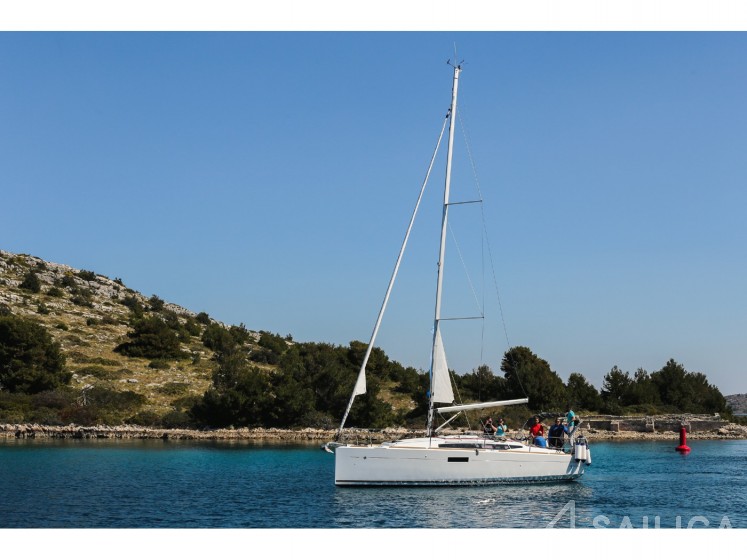 Sun Odyssey 349 - Yacht Charter Sailica