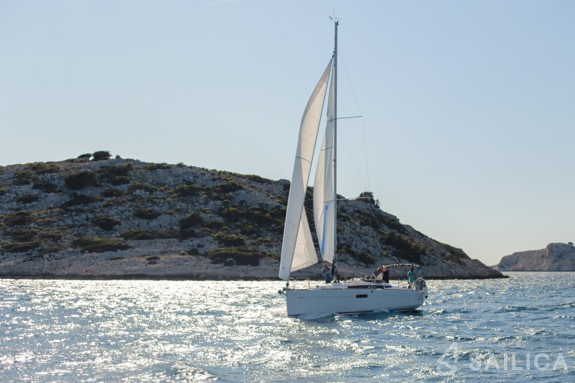 Sun Odyssey 349 - Yacht Charter Sailica