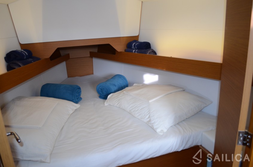 Sun Odyssey 349 - Yacht Charter Sailica